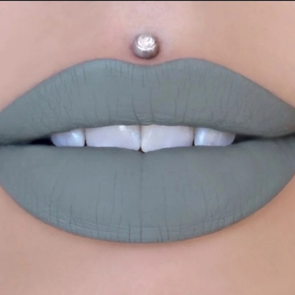 Jeffrey Star Honey Mini Green Velour Liquid Lipstick bundle